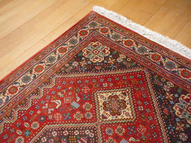 Abadeh rug hand knotted wool 4.8 x 3.2 ft / 147 x 98 cm