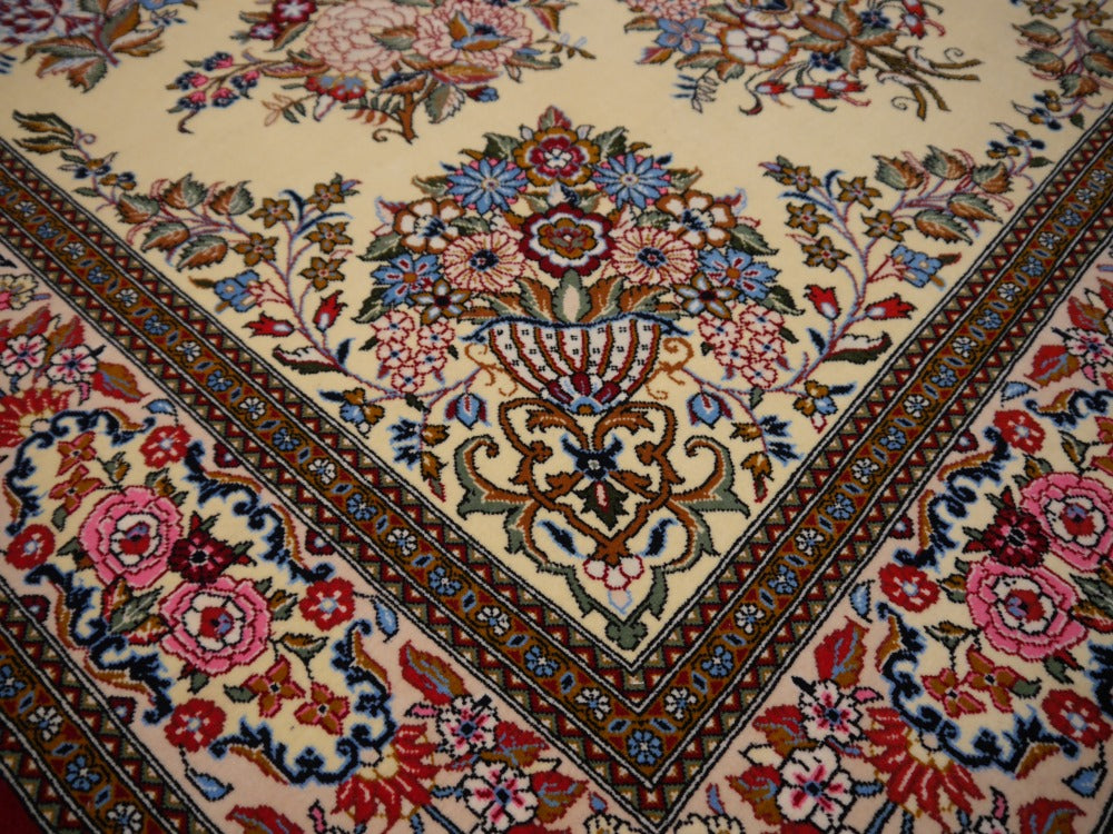 Qum rug 140 x 223 cm, signed, ivory floral bouquet medallion, 10476 – view 5