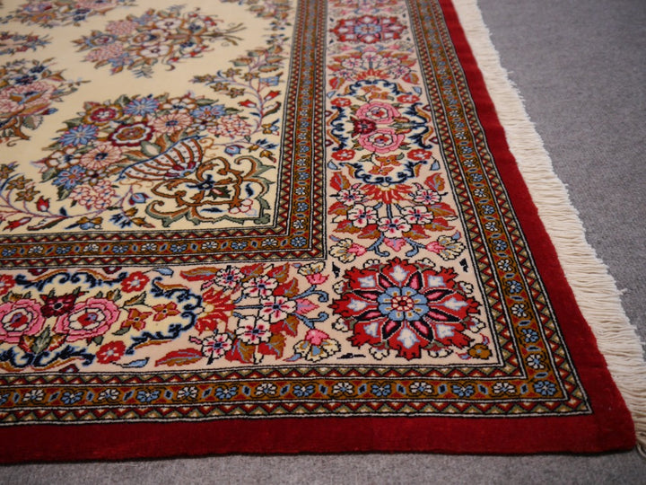 Qum rug 140 x 223 cm, signed, ivory floral bouquet medallion, 10476 – view 6