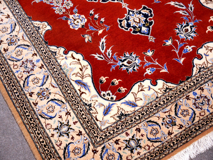 Nain rug 115 x 170 cm, 6la silk, red and navy medallion, 10774 – view 5