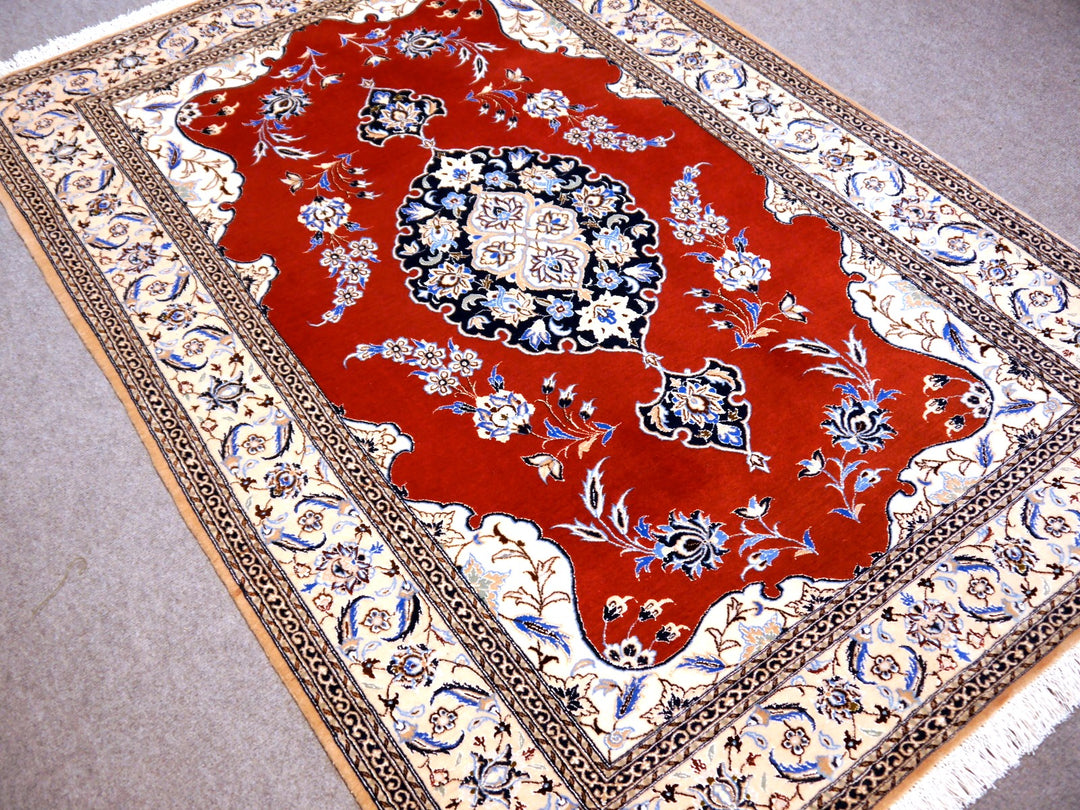 Nain rug 115 x 170 cm, 6la silk, red and navy medallion, 10774 – view 8