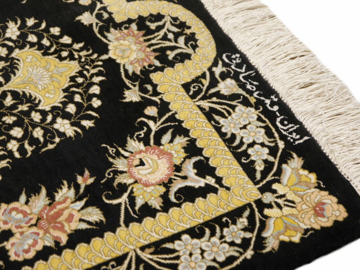 Qum silk rug border and flower spray detail – 13195