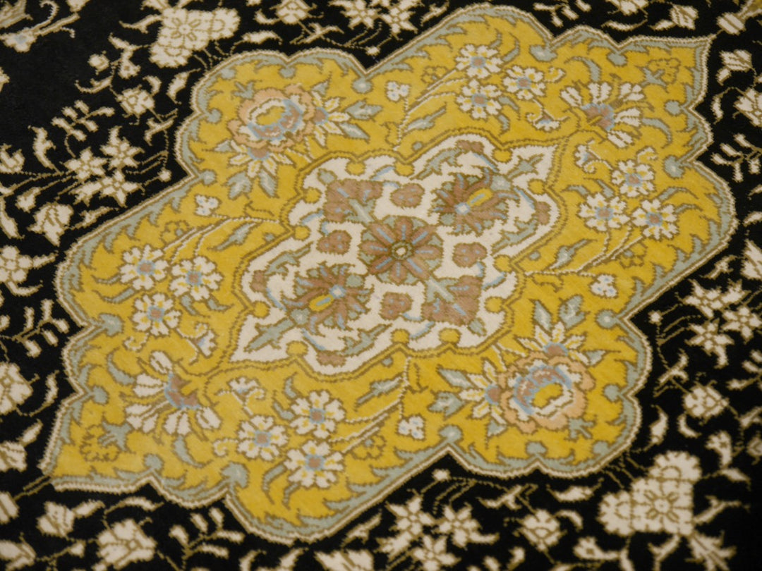 Qum silk rug back and knotting detail – 13195
