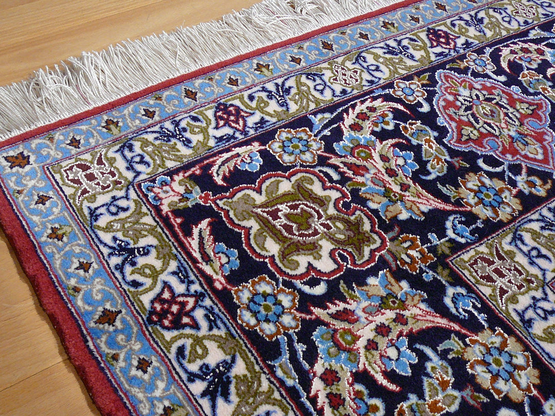 Shop the luxurious Isfahan rug, a perfect Persian rug made from Kurkwool and Silk. Size 10'9'' x 6'6''. Handwoven elegance for your home decor. 13592 Djoharian 