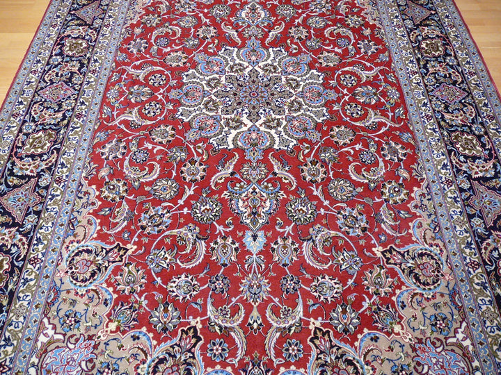 Shop the luxurious Isfahan rug, a perfect Persian rug made from Kurkwool and Silk. Size 10'9'' x 6'6''. Handwoven elegance for your home decor. 13592 Djoharian 