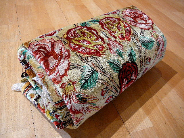 Qum pure silk rug - hand knotted 5.2 x 3.3 ft