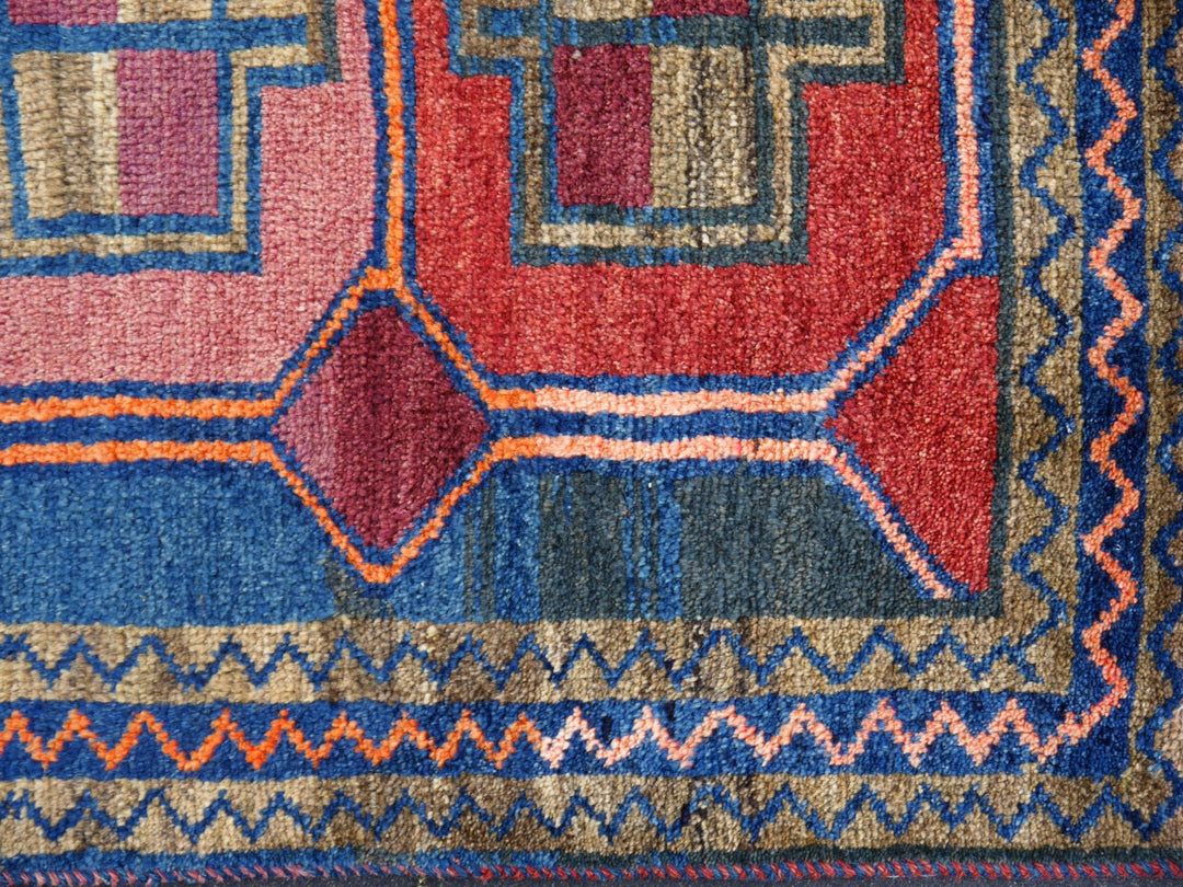 Authentic vintage Persian Luri rug with geometric tribal patterns in brick red and indigo blue, 197 x 132 cm. Detail 8