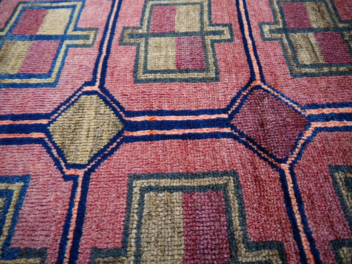 Authentic vintage Persian Luri rug with geometric tribal patterns in brick red and indigo blue, 197 x 132 cm. Detail 9