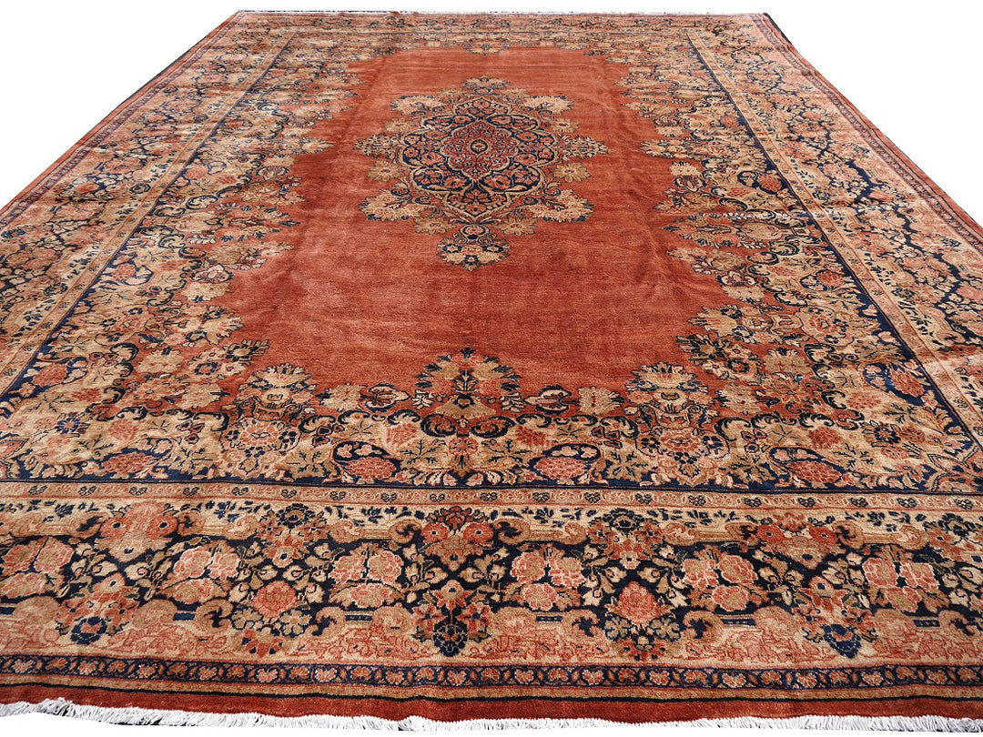 Mahal Persian Rug Oversized semi antique 18 x 13 ft 15053 (17.7 x 12.5 ft) Design: Traditional Mahal Sultanabad, Persian Oriental Rug
Mahal Persian Sarouk rug. Beautiful Sarouk in excellent condition. Good full pile condition, vibrant colors. Great area rug for a living or dining room, bedroom, entry or office.