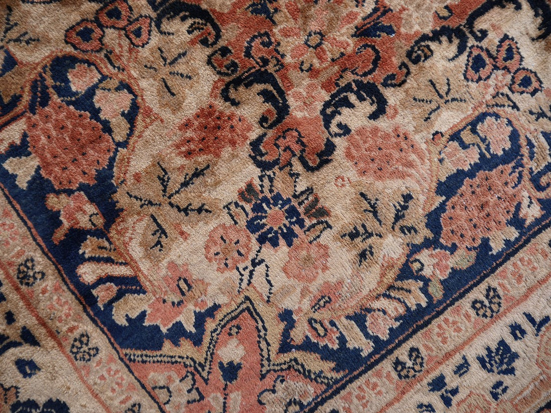 Mahal Persian Rug Oversized semi antique 18 x 13 ft 15053 (17.7 x 12.5 ft) Design: Traditional Mahal Sultanabad, Persian Oriental Rug
Mahal Persian Sarouk rug. Beautiful Sarouk in excellent condition. Good full pile condition, vibrant colors. Great area rug for a living or dining room, bedroom, entry or office.