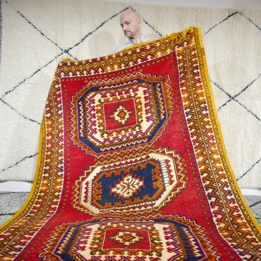 Vintage Taznakht Amazigh Berberteppich Marokko 260×160 cm – Gesamtansicht