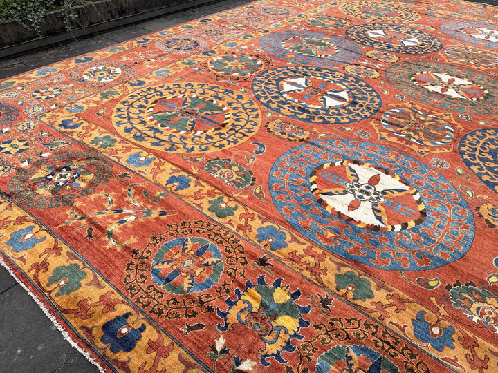 Palatial hand-knotted Rug Djoharian Collection 22x25 ft 750 x 650 cm Corner