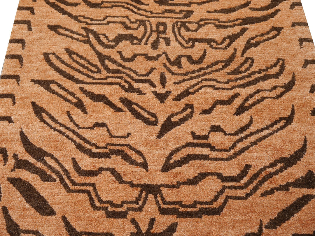 15686 Tibetan Tiger Rug 6 x 3 ft Biskuit Brown