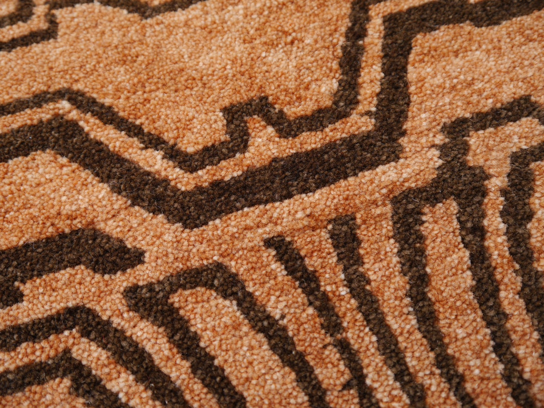 15686 Tibetan Tiger Rug 6 x 3 ft Biskuit Brown