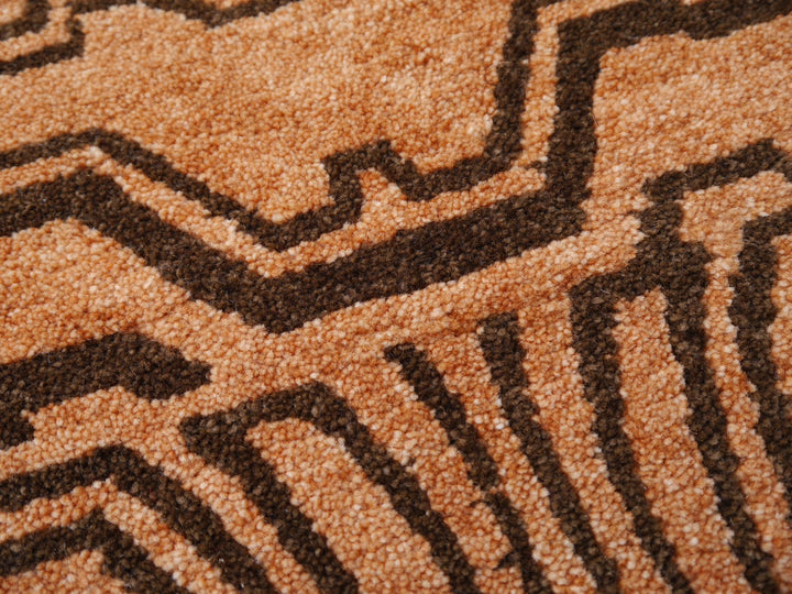 15686 Tibetan Tiger Rug 6 x 3 ft Biskuit Brown