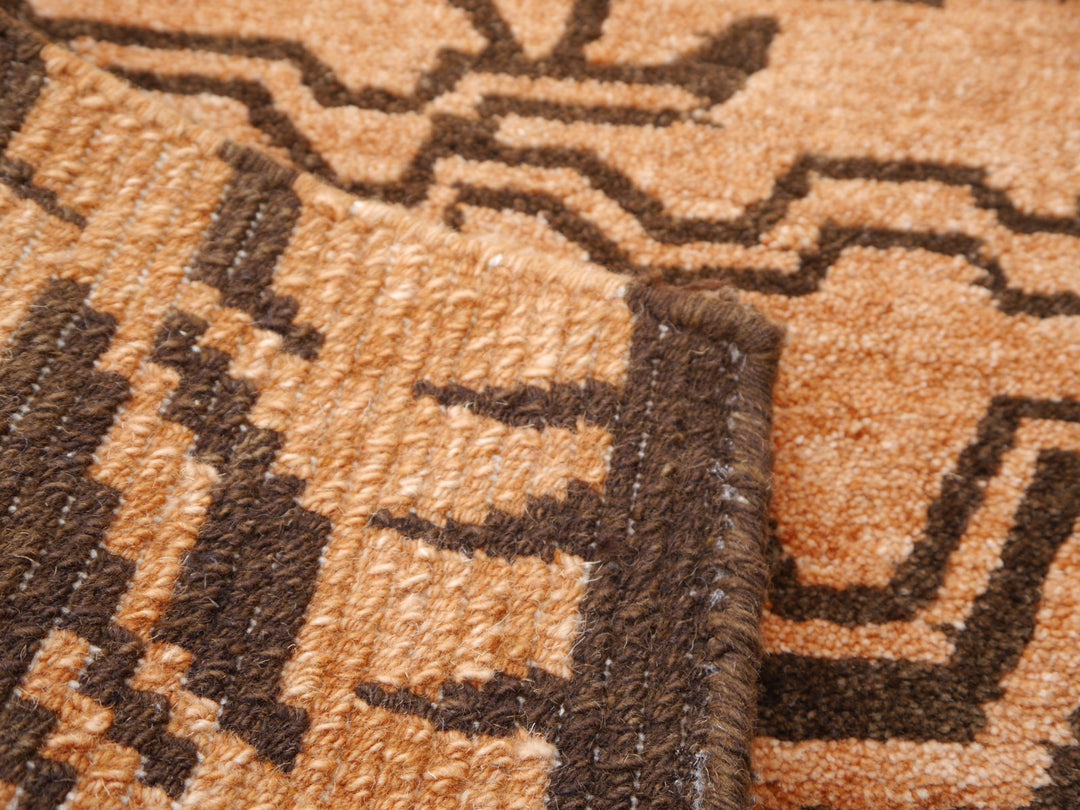 15686 Tibetan Tiger Rug 6 x 3 ft Biskuit Brown