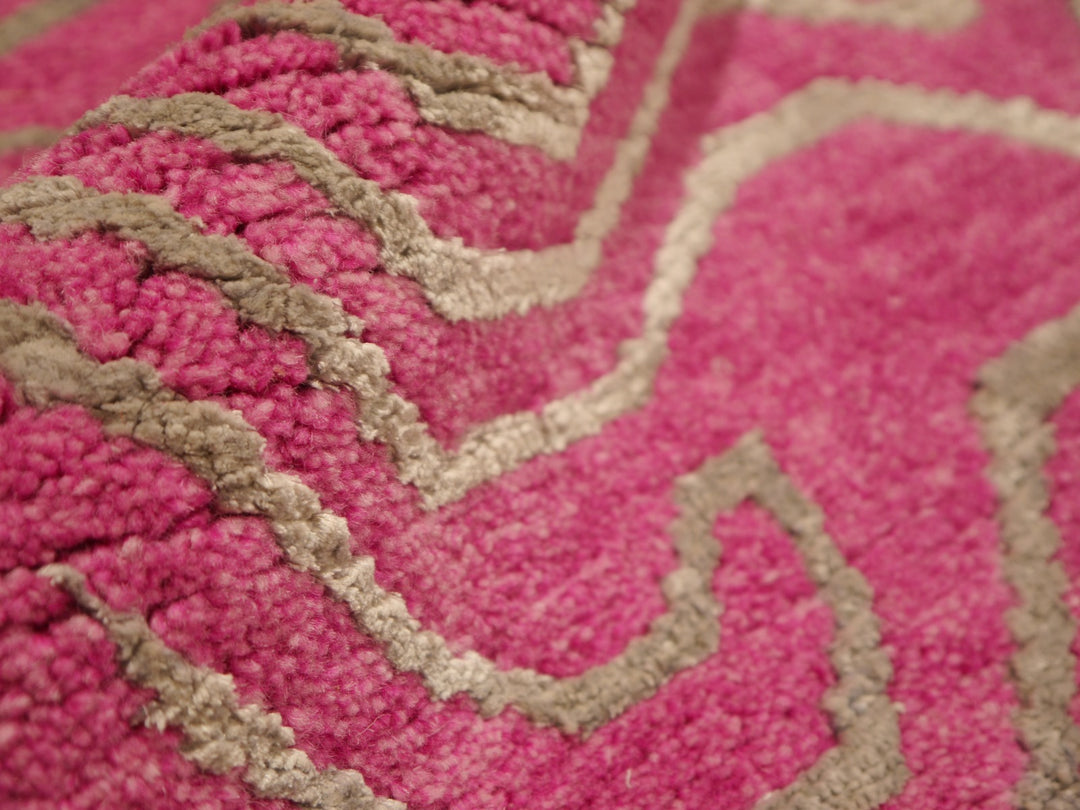 Pink Wool Tibetan Tiger Rug 6 x 3 ft Silver Silk 15695

Tibetan Tiger Rug 6 x 3 ft hand-knotted from pink wool and silver silk. Custom sizes and designs available. Djoharian Collection 15695