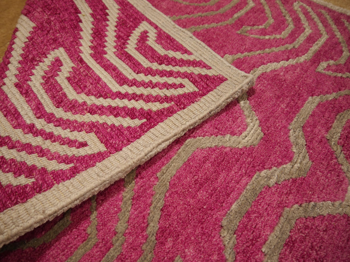 Pink Wool Tibetan Tiger Rug 6 x 3 ft Silver Silk 15695

Tibetan Tiger Rug 6 x 3 ft hand-knotted from pink wool and silver silk. Custom sizes and designs available. Djoharian Collection 15695