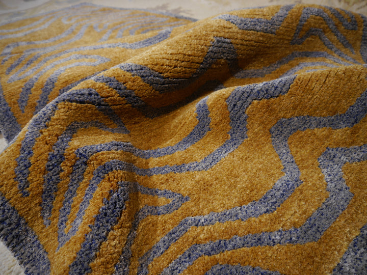 Tibet Tiger Seidenteppich Khaden Tigerstreifen Amber Blau 180 × 90 cm | 16071