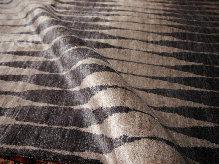 Mystique bamboo-silk designer rug 15751 — detail 3