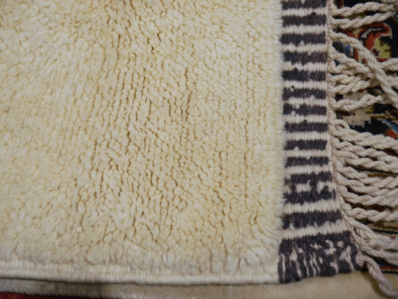 Beni Ourain Mrirt lion rug, pile and wool detail
