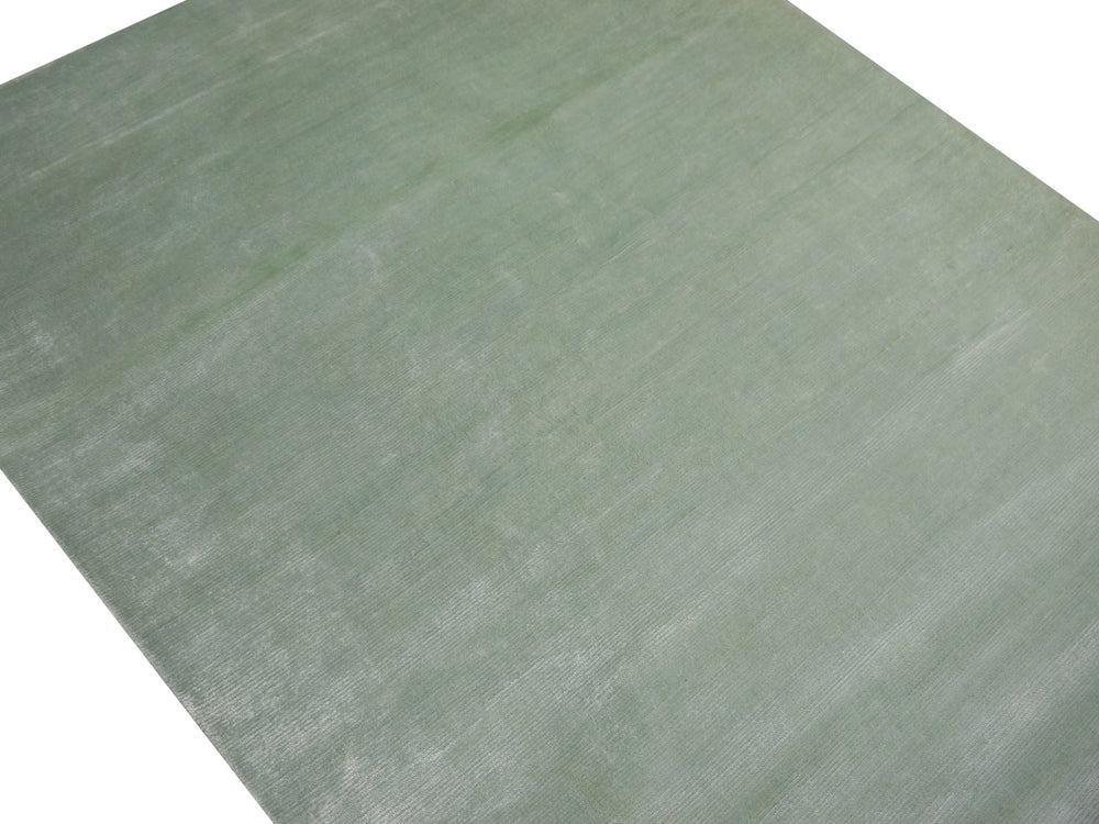 Exklusiver handgeknüpfter Bambusseide Teppich in Ice Water Hellgrün – Moderner einfarbiger Luxus-Teppich (Solid Color Rug) nach Maß.