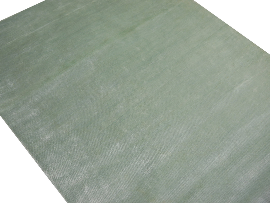 Exklusiver handgeknüpfter Bambusseide Teppich in Ice Water Hellgrün – Moderner einfarbiger Luxus-Teppich (Solid Color Rug) nach Maß.