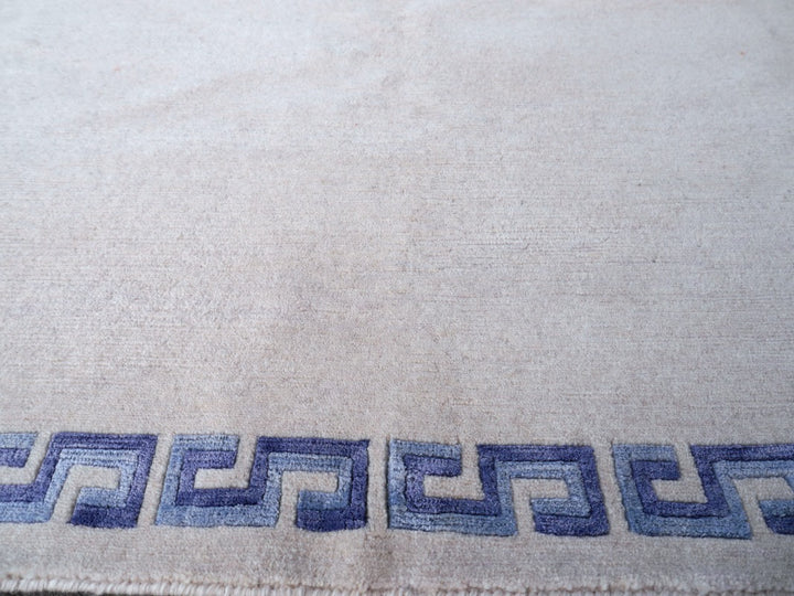 Dragon Rug China Design hand-knotted beige blue