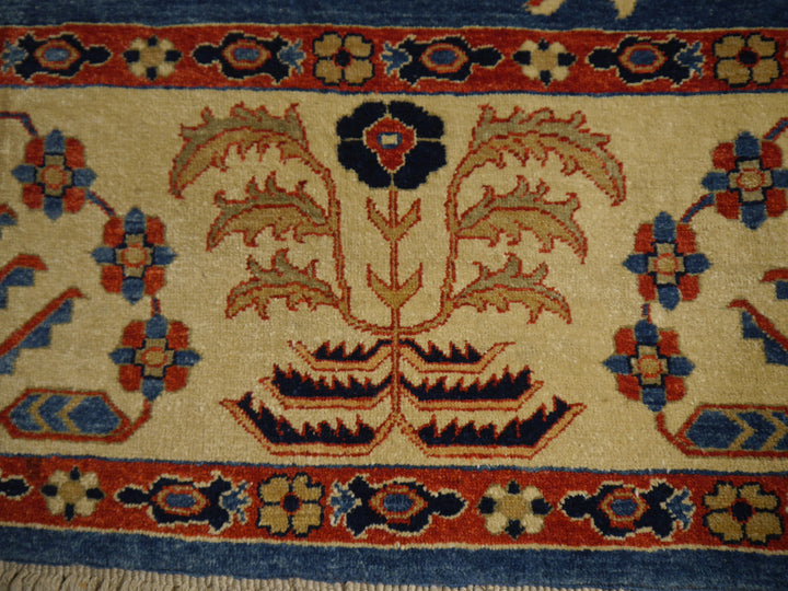 Samsun Collection Vintage Premium Turkish Rug 11 X 9 Ft Hand Knotted

An authentic Samsun Collection Vintage Premium Turkish Rug with finest hand-spun wool and natural dyes.
Samsun Collection rugs are among the best rugs made in Turkey in the late 1990´s.&nbsp;