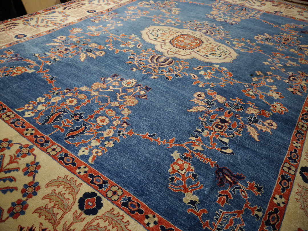 Samsun Collection Vintage Premium Turkish Rug 11 X 9 Ft Hand Knotted

An authentic Samsun Collection Vintage Premium Turkish Rug with finest hand-spun wool and natural dyes.
Samsun Collection rugs are among the best rugs made in Turkey in the late 1990´s.&nbsp;