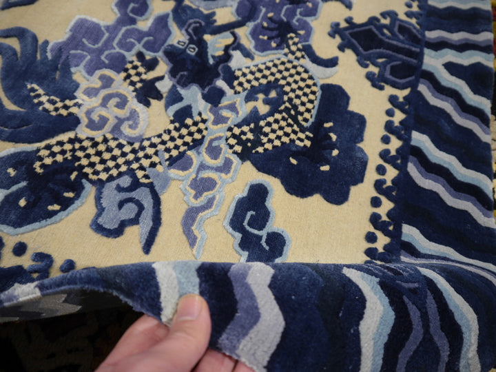 16190 Dragon Rug Imperial Silk China hand-knotted beige blue