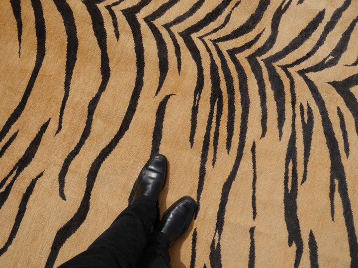 16230 Tiger Rug 11.3 x 8.1 ft hand-knotted