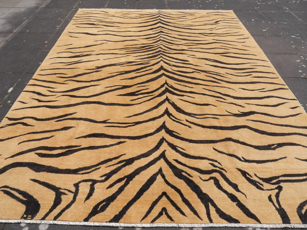 16230 Tiger Rug 11.3 x 8.1 ft hand-knotted
