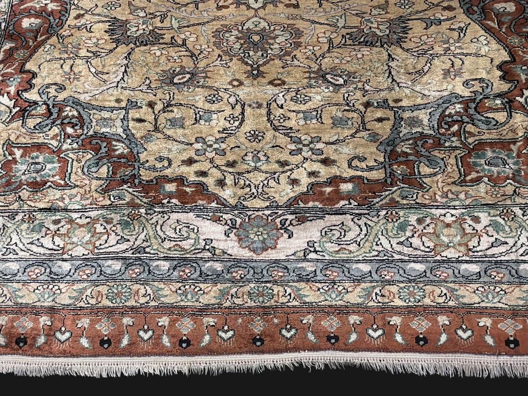 Tapis en soie Hereke Médaillon Or 170 × 122 cm | 16600