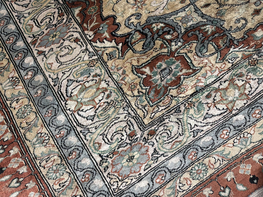 Tapis en soie Hereke Médaillon Or 170 × 122 cm | 16600