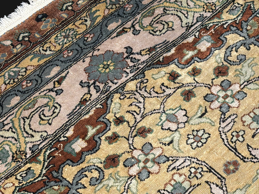 Tapis en soie Hereke Médaillon Or 170 × 122 cm | 16600
