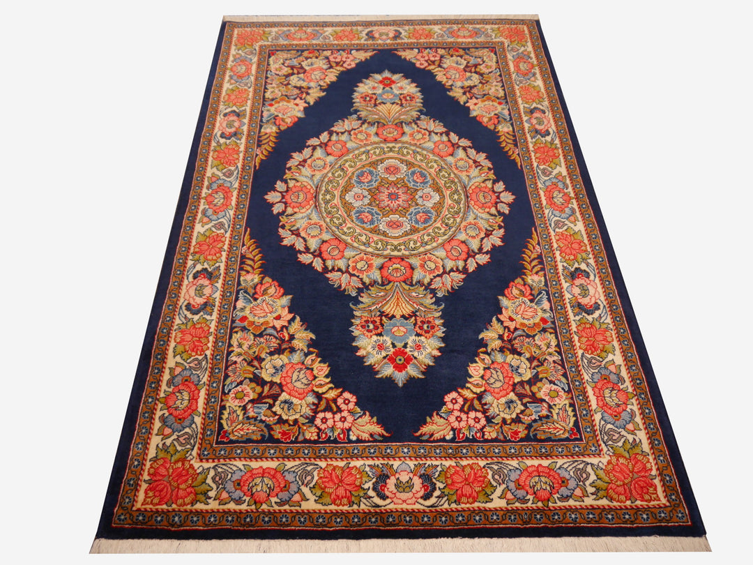 Sarouk Persian rug 140 x 220 cm, navy and rose medallion, 12254 – view 5