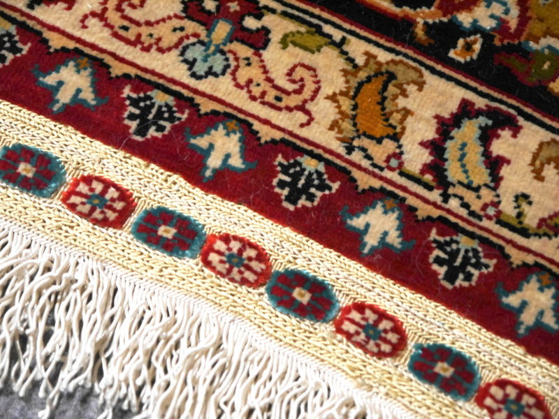 Özipek Hereke silk rug 14279 — detail 05