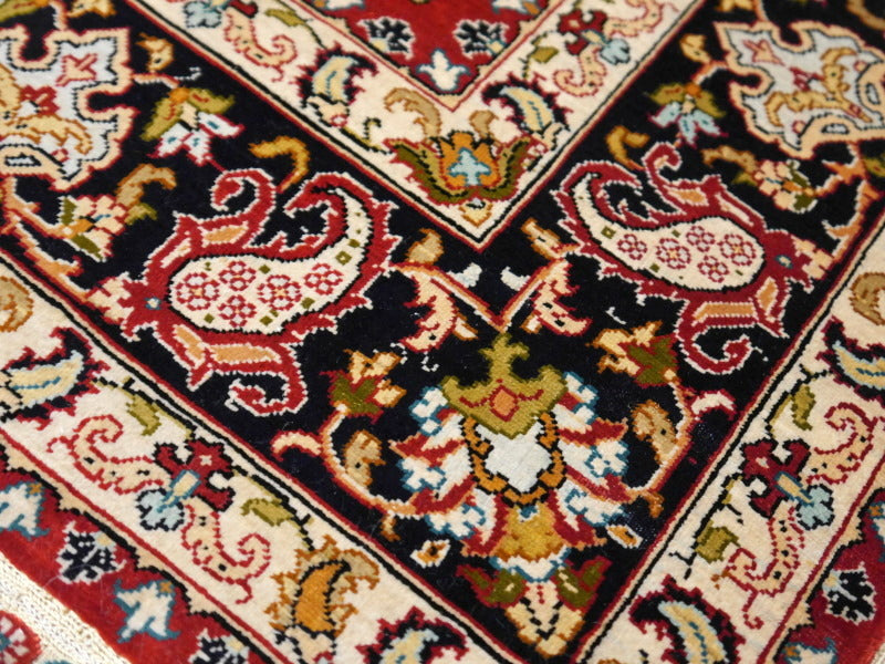 Özipek Hereke silk rug 14279 — detail 08