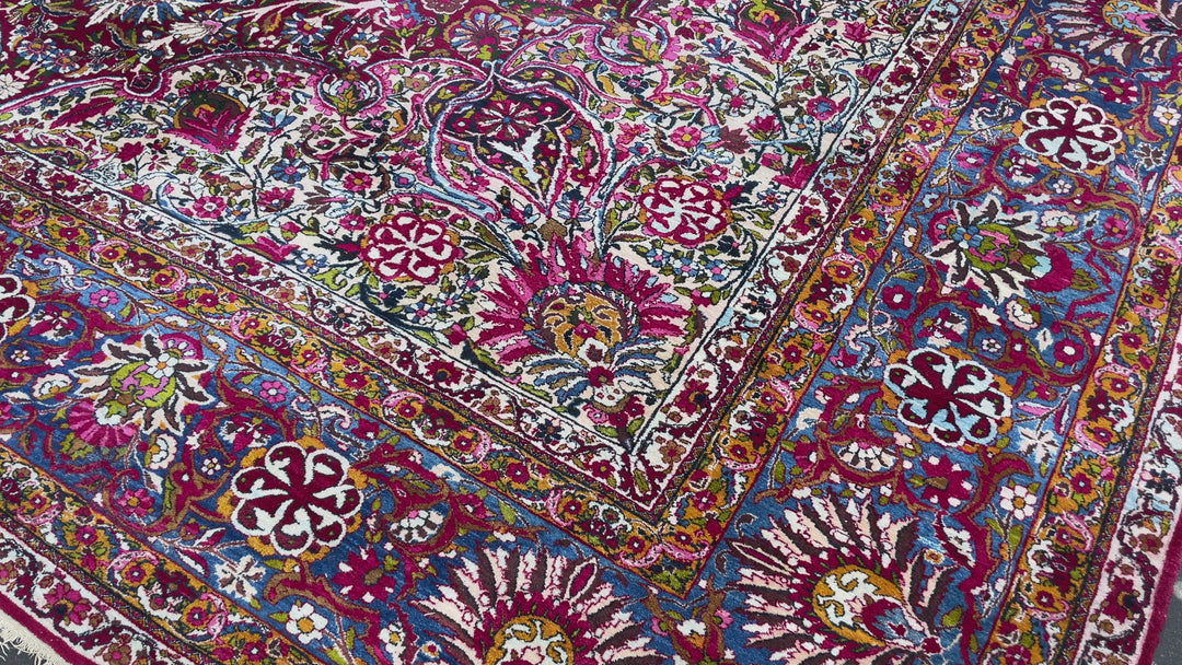 Antique Kirman Yazd palace rug 22.3 x 15.4 ft 680 x 470 cm hand-knotted
Rare and fine palace rug Kirman Yazd oversized carpet in large format and excellent condition. TOP piece. Djoharian Collection