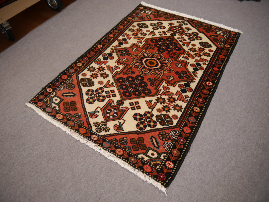 Vintage Rudbar Teppich 107×153 cm – Elfenbein Terrakotta Marineblau | 13480